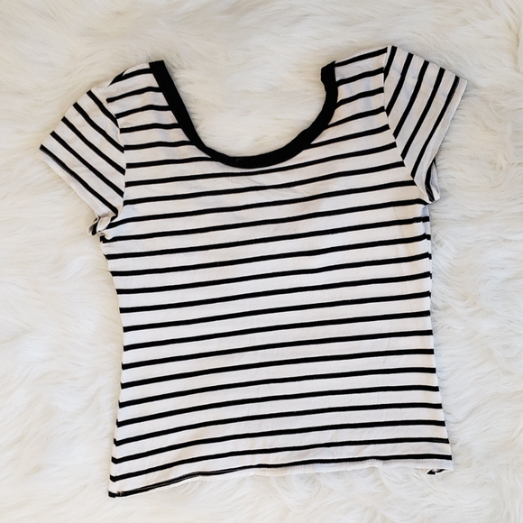 Black White Striped low back cut bow detail - Picture 2 of 6